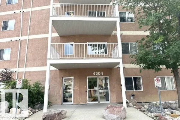#117 4304 139 AV NW photo 2