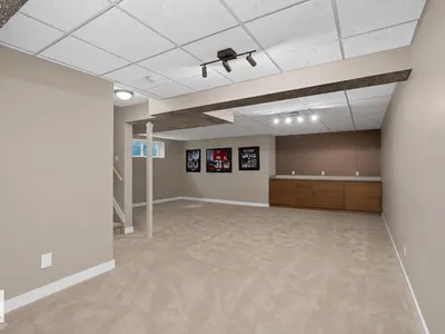 8005 223 ST NW photo 33