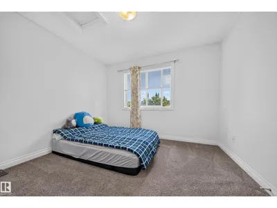 #32 12050 17 AV SW photo 14