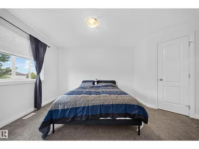 #32 12050 17 AV SW photo 19