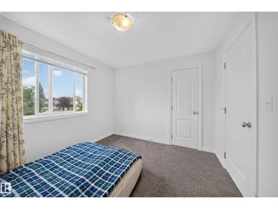 #32 12050 17 AV SW photo 15