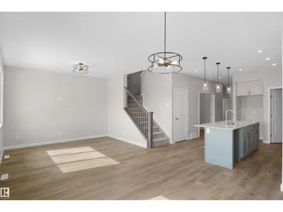 7235 182 AV NW photo 11