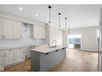 7235 182 AV NW photo 12