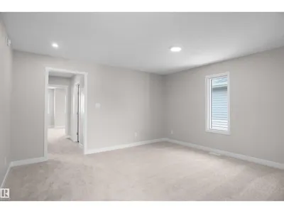 7235 182 AV NW photo 21