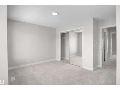 7235 182 AV NW photo 33