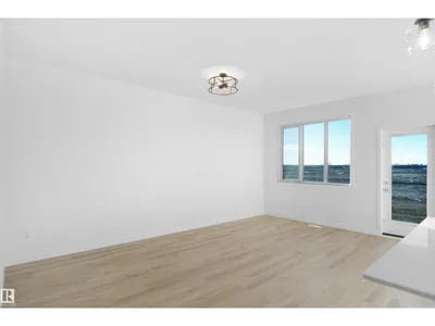 8456 183 AV NW photo 5