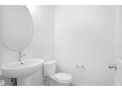 8456 183 AV NW photo 14