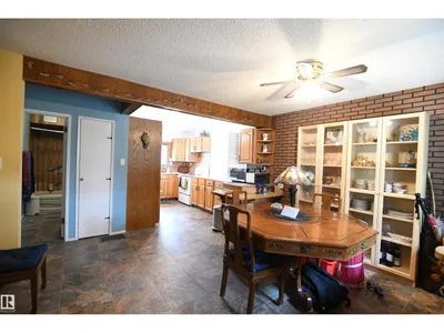 10837 139 ST NW photo 14