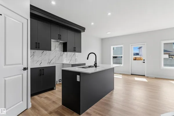 8815 181 AV NW photo 3