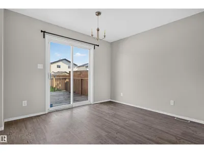 1816 36 AV NW photo 8