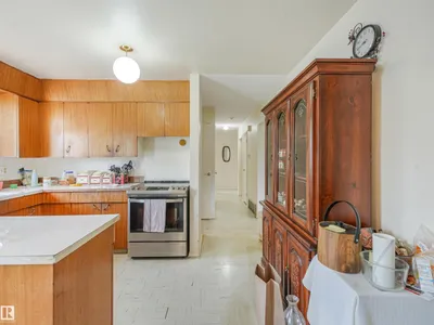 6206 132 AV NW photo 10
