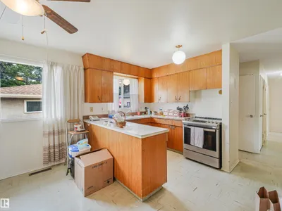 6206 132 AV NW photo 8