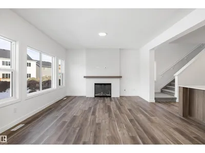19428 25 AV NW photo 23