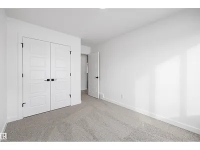 19428 25 AV NW photo 34
