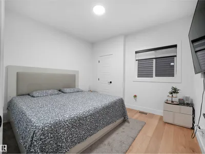 2928 1 AV SW photo 10