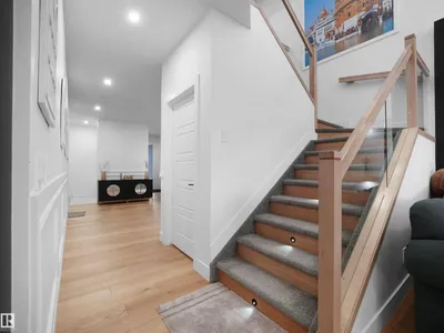 2928 1 AV SW photo 14