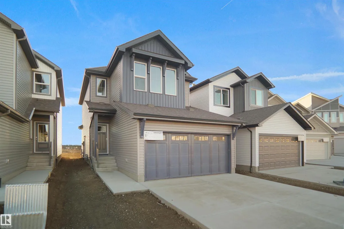 581 Ashgrove CI exterior