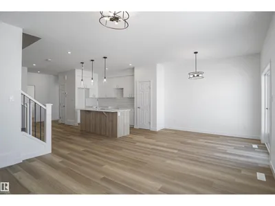 583 Ashgrove CI photo 6