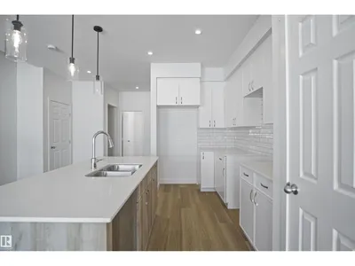 583 Ashgrove CI photo 8