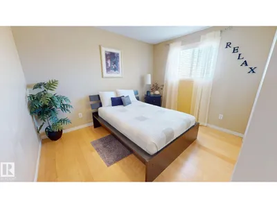 8704 175 AV NW photo 21