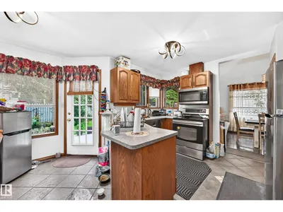 6 ATKINSON PL photo 21