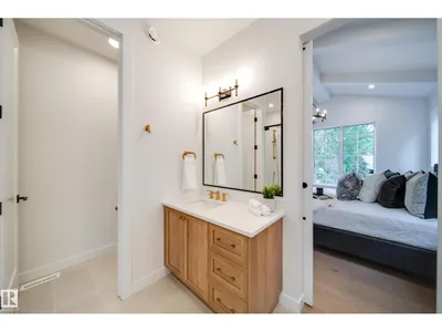6003 111 AV NW photo 33
