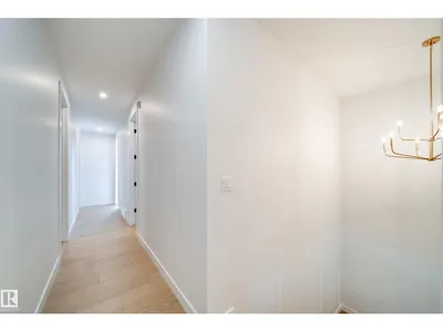 6003 111 AV NW photo 37
