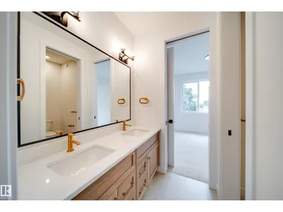 6003 111 AV NW photo 39