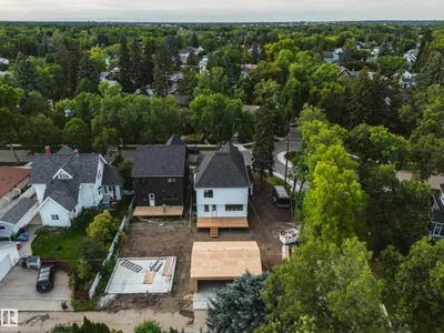 6003 111 AV NW photo 59