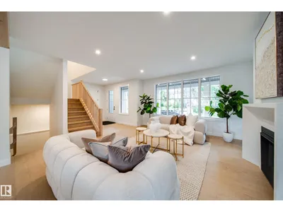 6003 111 AV NW photo 8
