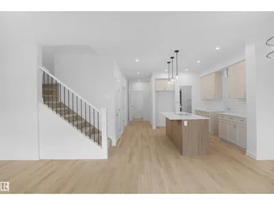 621 Ashgrove CI photo 4