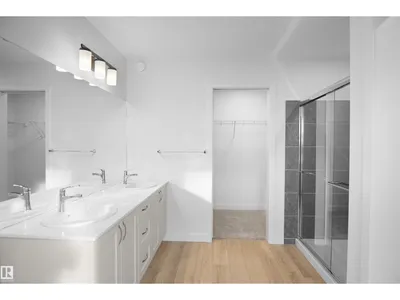 621 Ashgrove CI photo 21