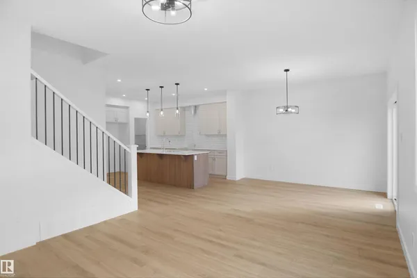 621 Ashgrove CI photo 3