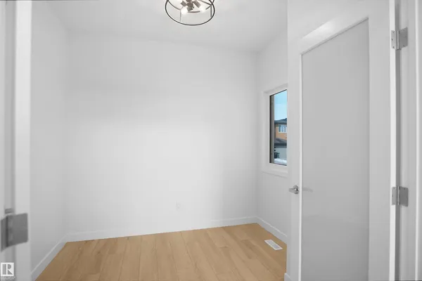 623 Ashgrove CI photo 3