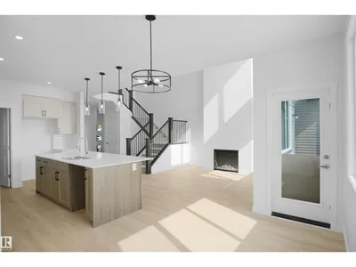 623 Ashgrove CI photo 9