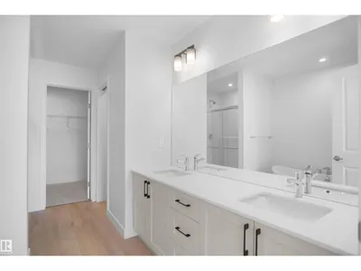 623 Ashgrove CI photo 24