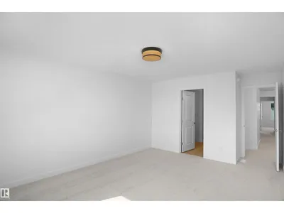 623 Ashgrove CI photo 23