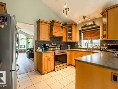4705 43 ST photo 18