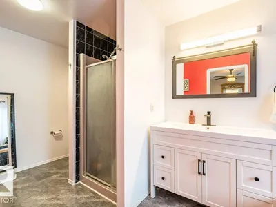 4705 43 ST photo 27