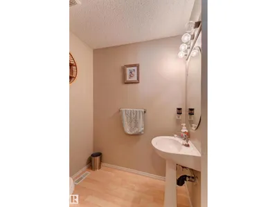 6218 1A AV SW SW photo 11