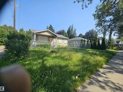 9115 76 ST NW NW photo 11