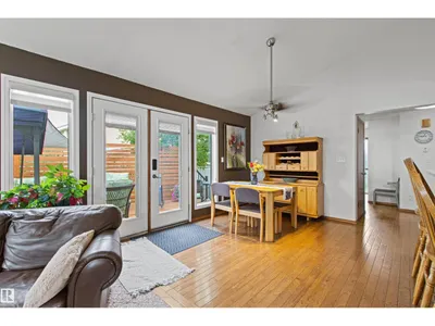 11139 157 AV NW photo 12