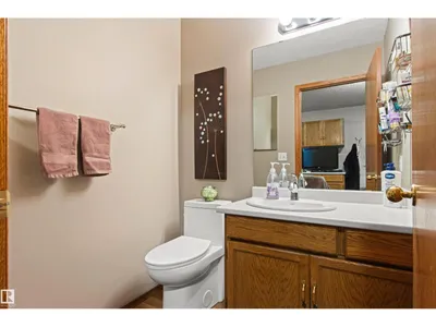 11139 157 AV NW photo 23