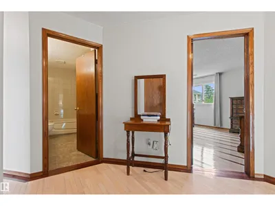 11139 157 AV NW photo 27