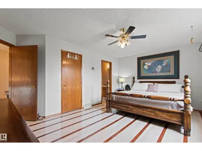 11139 157 AV NW photo 30
