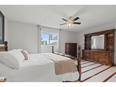 11139 157 AV NW photo 31