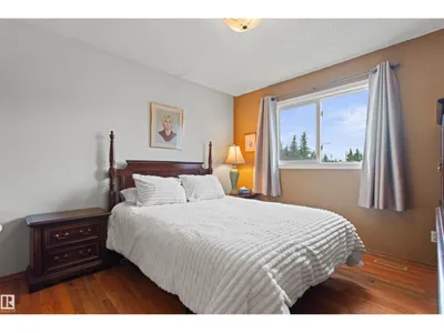 11139 157 AV NW photo 38