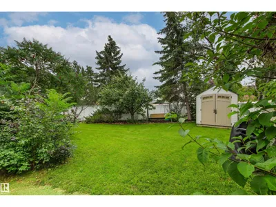 11139 157 AV NW photo 56