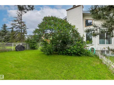 11139 157 AV NW photo 58