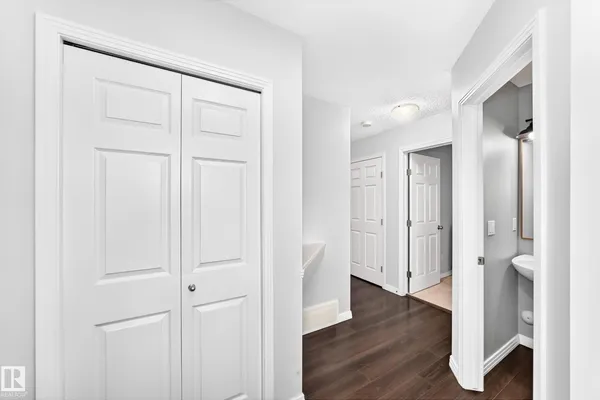 3920 6 ST NW photo 2
